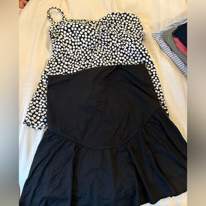 Maternity swim suit - white and black polka dot